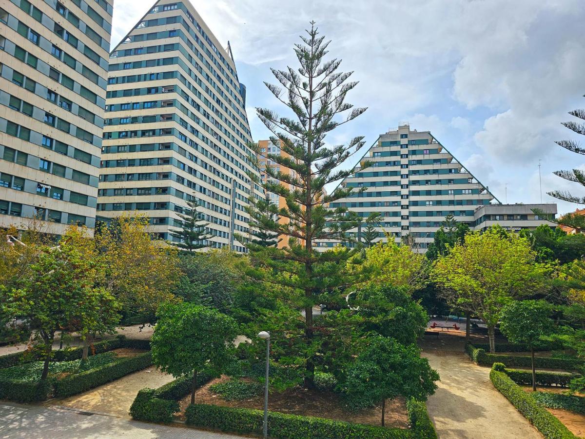 Apartamentos Las Ciencias A Валенсия Экстерьер фото